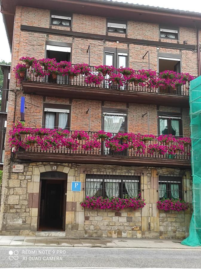 Pension Rosa Cabezón de la Sal Exteriör bild